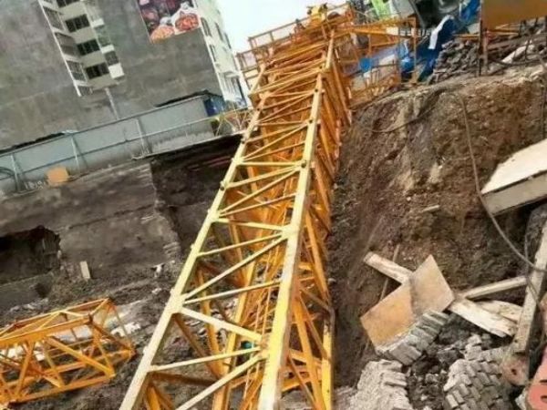 和县吊车租赁公司_吊车臂摩擦力过大的原因分析